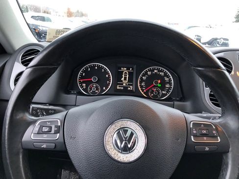 Used 2017 Volkswagen Tiguan Sport image 20