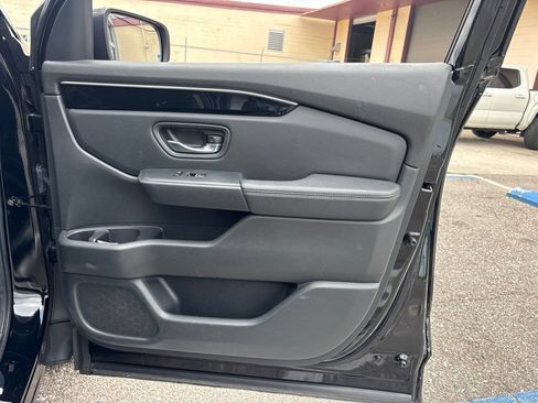 Used 2023 Honda Pilot EX-L image 18