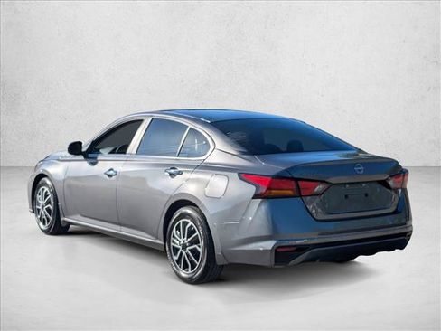 Used 2024 Nissan Altima 2.5 S FWD image 8