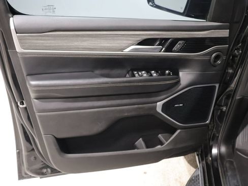 Used 2024 Jeep Wagoneer Series II AWD/4WD image 12