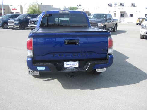 Used 2023 Toyota Tacoma TRD Sport w/ TRD Premium Sport Package image 3