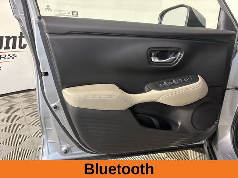 Used 2025 Honda HR-V LX image 8