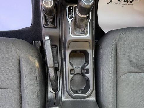 Used 2019 Jeep Wrangler Sport image 19