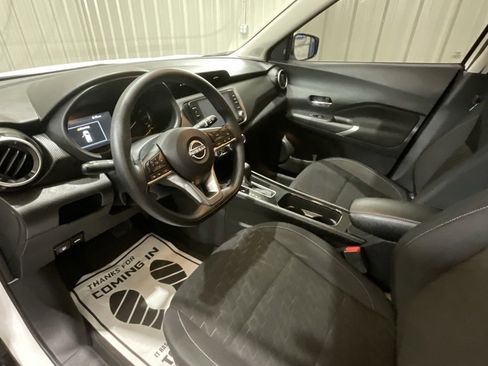 Used 2024 Nissan Kicks SV image 9