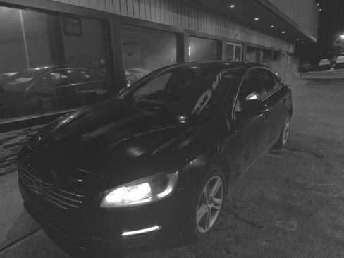 Used 2014 Volvo S60 T5 image 1