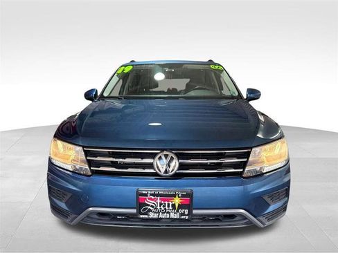 Used 2019 Volkswagen Tiguan SE w/ Panoramic Sunroof Package image 2