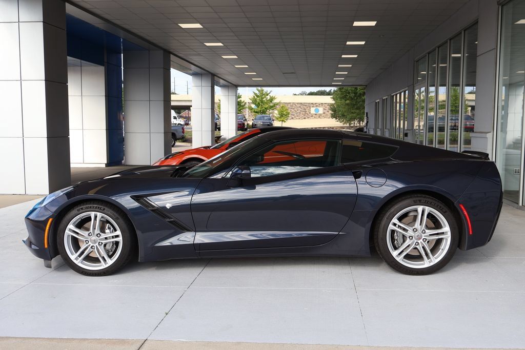 Used 2014 Chevrolet Corvette Stingray Coupe RWD image 4