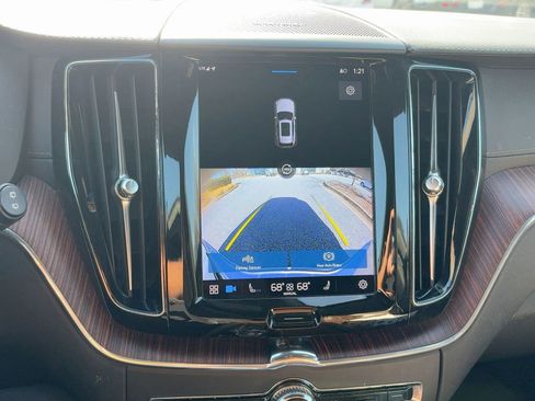 Certified 2023 Volvo XC60 B5 Ultimate w/ Protection Package Premier image 23