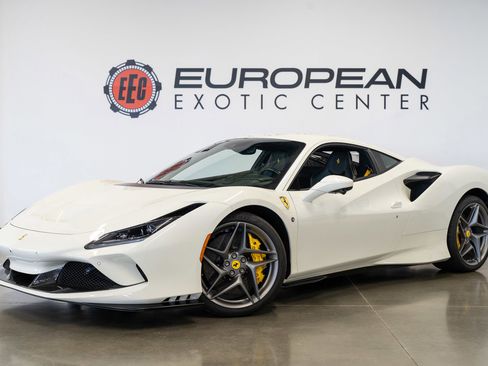 Used 2021 Ferrari F8 Tributo RWD image 40