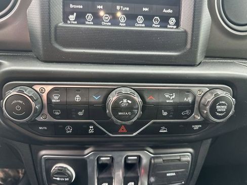 Used 2022 Jeep Wrangler Sport AWD/4WD image 18