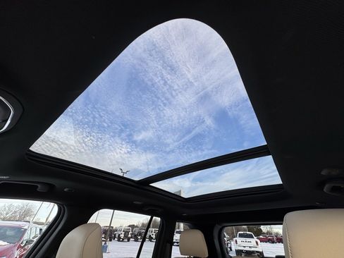 Used 2024 Jeep Grand Cherokee Limited w/ Trailer Tow Package image 31