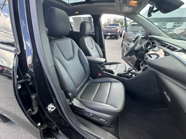 Used 2023 Buick Encore GX Essence w/ Experience Buick Package FWD image 26