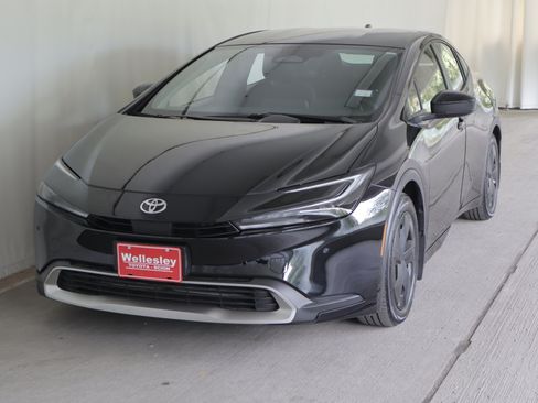Used 2026 Toyota Prius Plug-In Hybrid FWD image 22