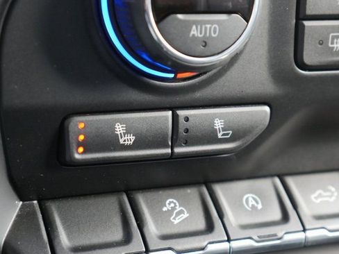 Used 2020 Chevrolet Silverado 1500 LT Trail Boss image 3