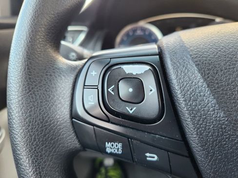 Used 2017 Toyota Camry LE image 27