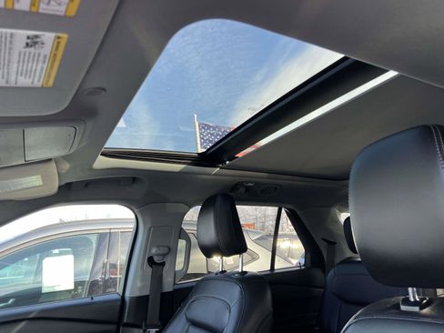 Used 2022 Ford Explorer XLT w/ Equipment Group 202A image 26