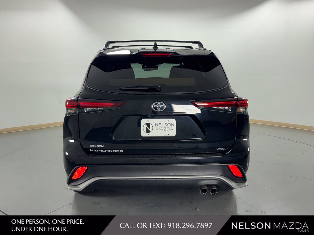 Used 2024 Toyota Highlander XSE FWD image 7