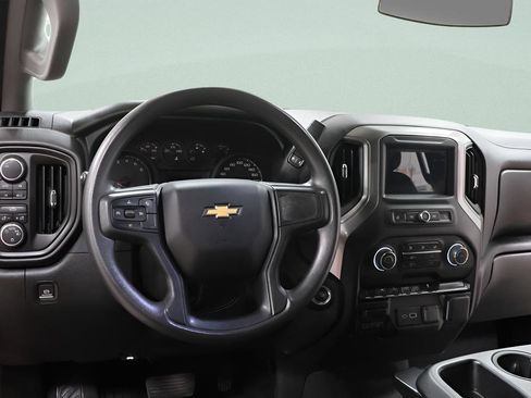 Used 2024 Chevrolet Silverado 1500 Custom image 9