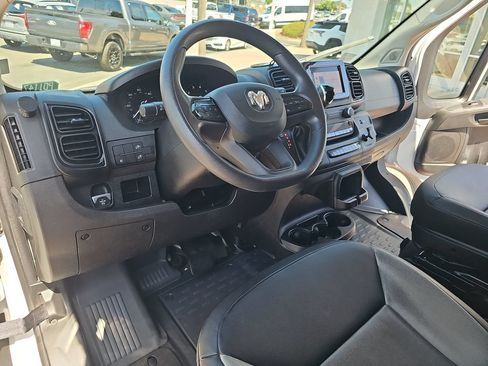 Used 2025 RAM ProMaster 2500 w/ Convenience Group FWD image 15