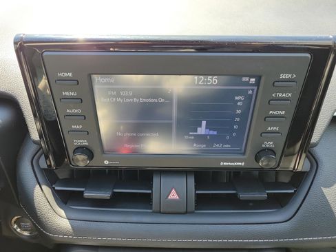 Used 2022 Toyota RAV4 XLE image 31