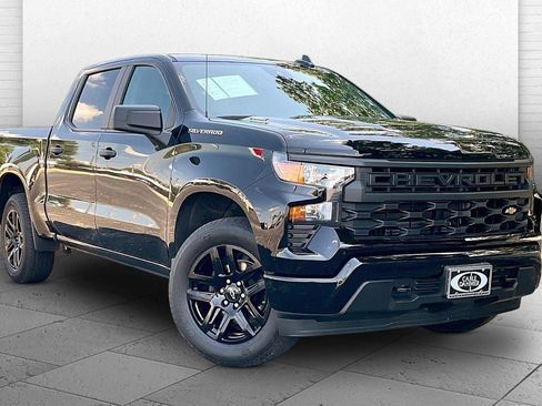Used 2025 Chevrolet Silverado 1500 Custom AWD/4WD image 1