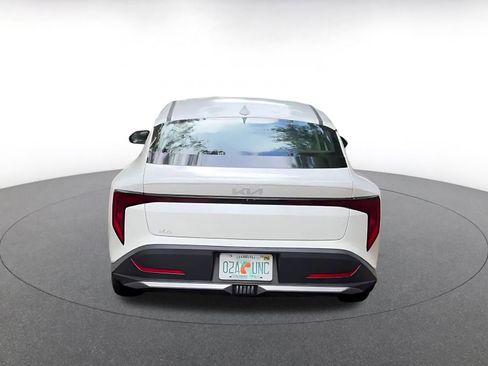 Used 2025 Kia K4 LXS image 12