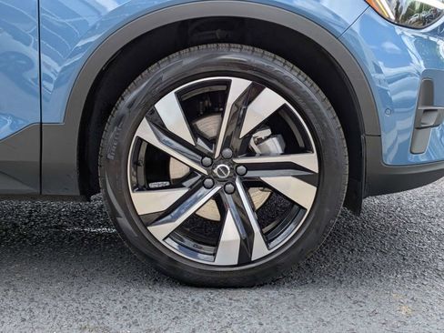 Used 2023 Volvo XC40 B5 Plus w/ Protection Package Premier image 11