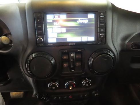 Used 2017 Jeep Wrangler Unlimited Sahara AWD/4WD image 20