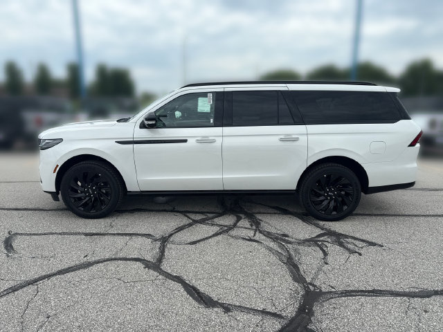 New 2027 Lincoln Navigator L Reserve w/ Jet Appearance Package AWD/4WD image 9