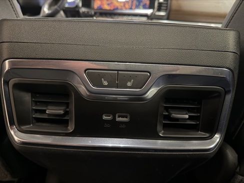 Used 2023 Chevrolet Silverado 1500 High Country w/ Technology Package image 23