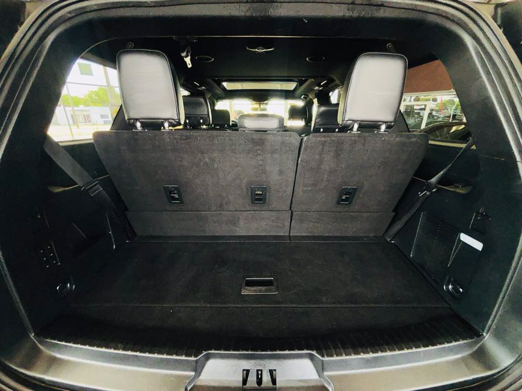 Used 2020 Ford Expedition XLT w/ Equipment Group 202A AWD/4WD image 8