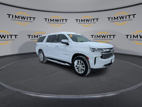 Used 2024 Chevrolet Suburban Premier image 3