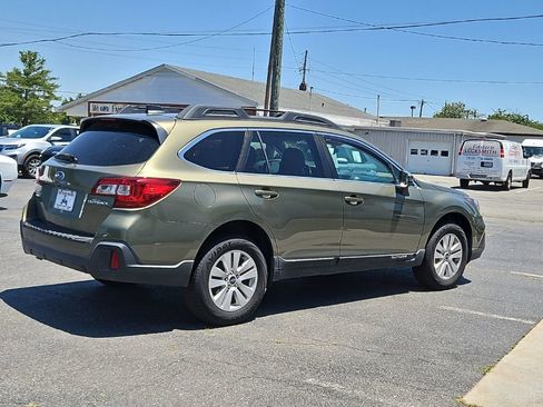 Used 2018 Subaru Outback 2.5i Premium AWD/4WD image 7