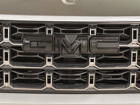 Used 2024 GMC Canyon AT4 w/ AT4 Premium Package image 9