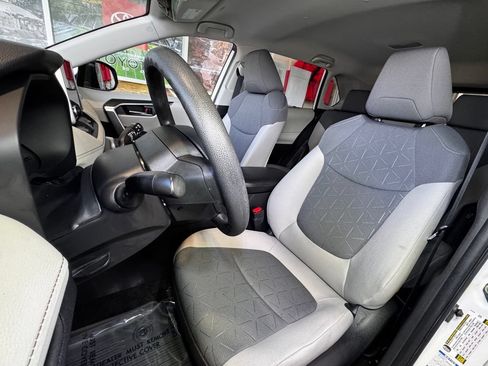Used 2023 Toyota RAV4 XLE AWD/4WD image 20