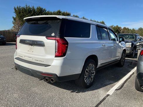 Used 2023 GMC Yukon XL Denali Ultimate image 7