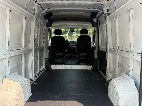 Used 2021 RAM ProMaster 2500 FWD image 3