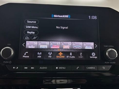 Used 2022 Nissan Pathfinder SV w/ SV Premium Package image 29