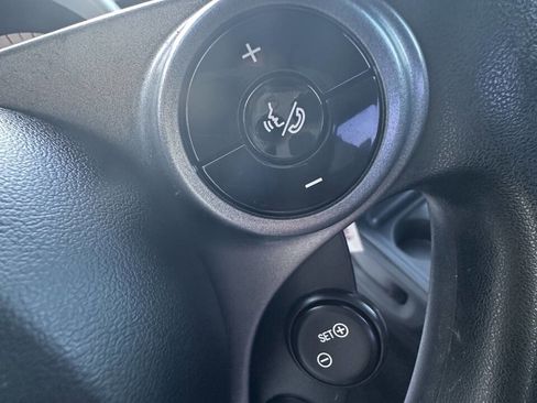 Used 2017 smart fortwo pure RWD image 14