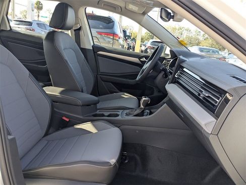 New 2026 Volkswagen Jetta SE image 4