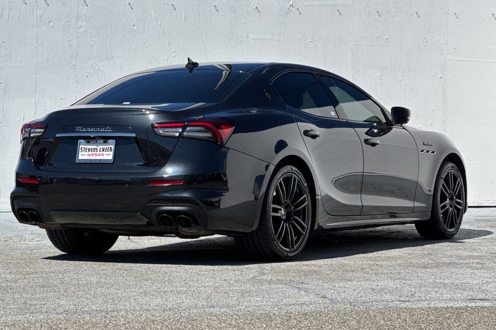 Used 2023 Maserati Ghibli Modena RWD image 3