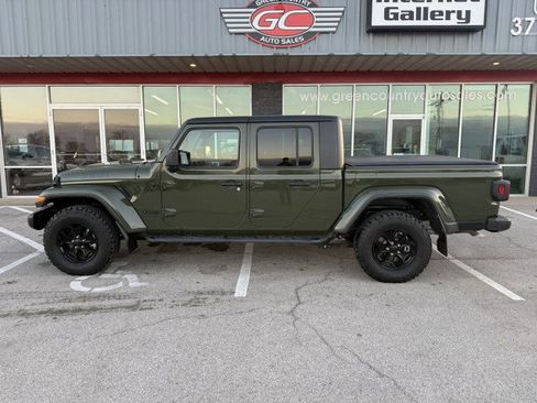 Used 2021 Jeep Gladiator Willys image 10