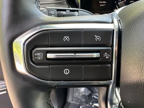 Used 2025 GMC Acadia Elevation AWD/4WD image 34