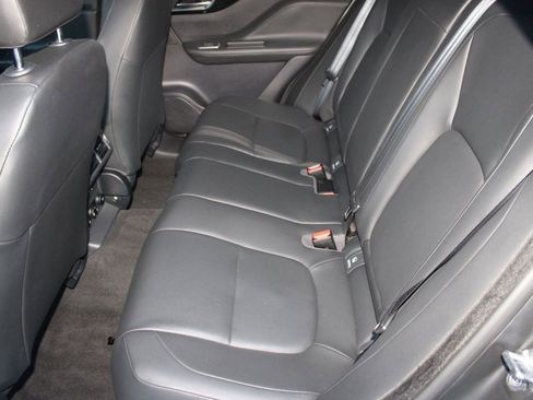 Used 2019 Jaguar F-PACE Premium image 14