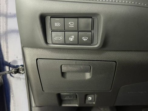Used 2021 Toyota Highlander Limited FWD image 14