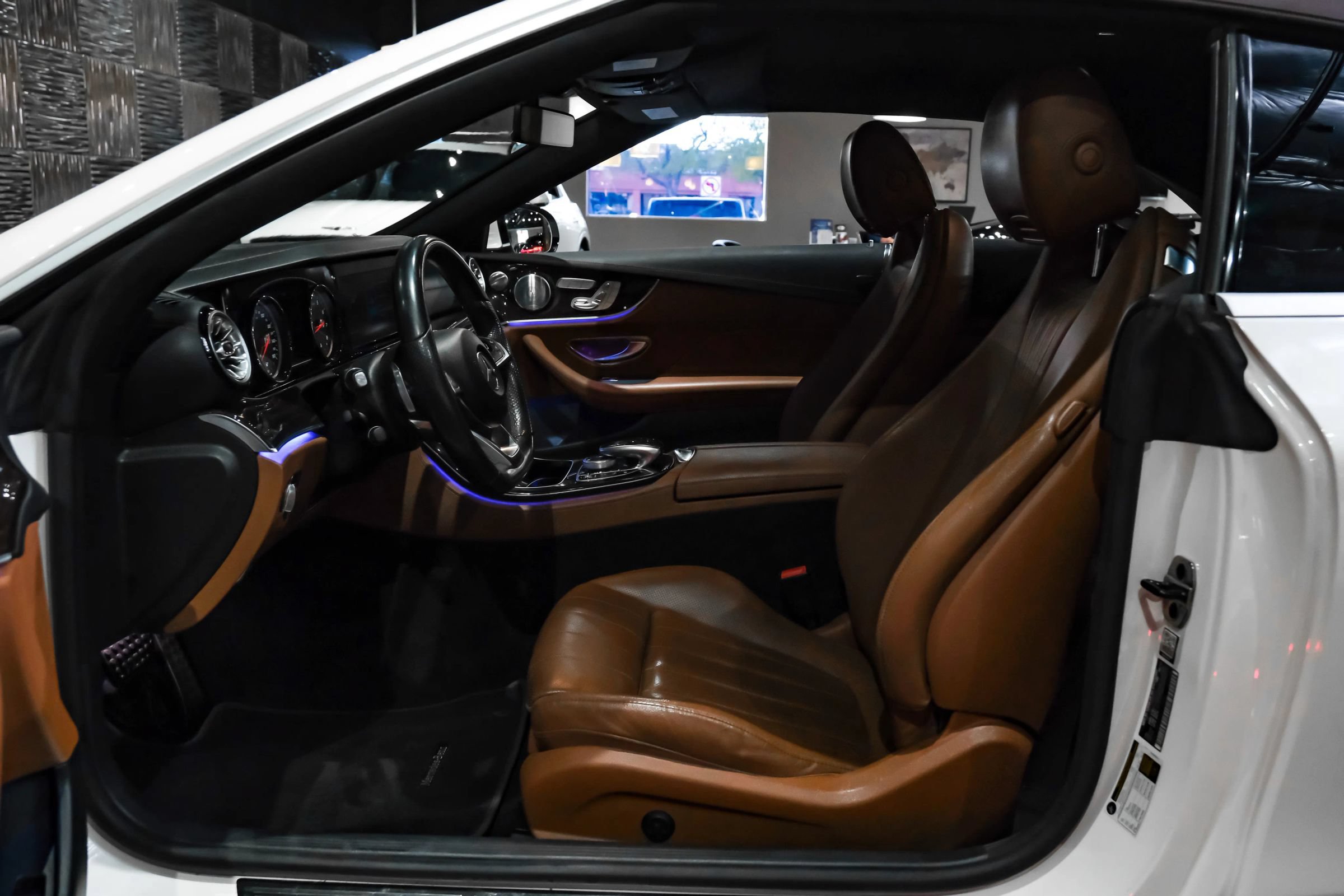 Used 2018 Mercedes-Benz E 400 Cabriolet image 4