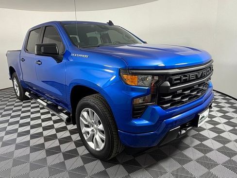 Used 2023 Chevrolet Silverado 1500 Custom AWD/4WD image 18