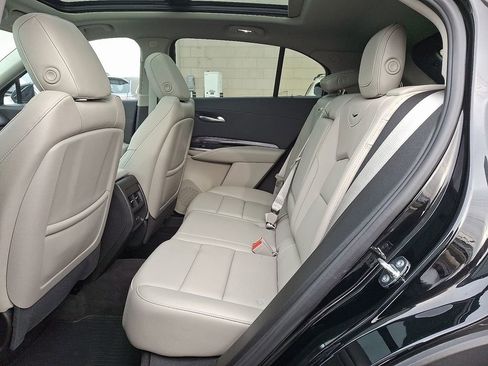 Certified 2022 Cadillac XT4 Luxury w/ Cold Weather Package image 10