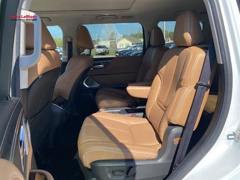 Used 2025 INFINITI QX80 Sensory image 15