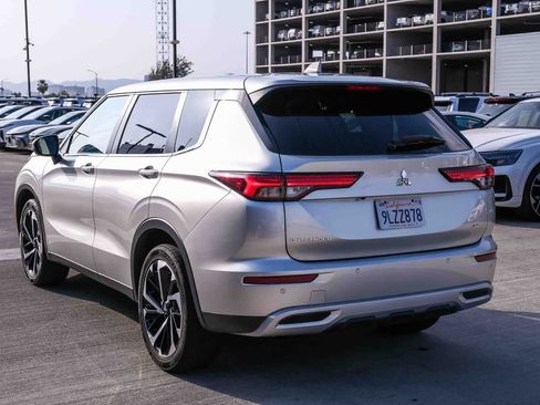 Used 2024 Mitsubishi Outlander SE AWD/4WD image 6